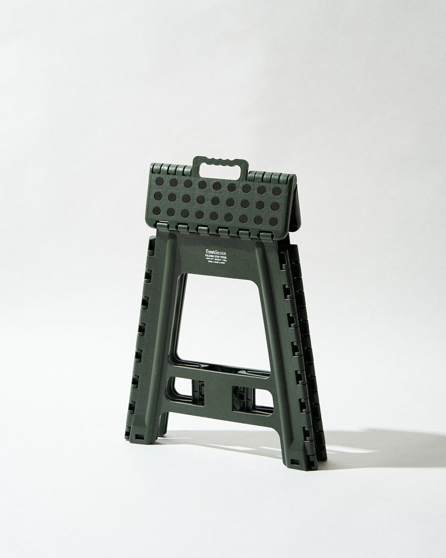 FOLDING STEP STOOL